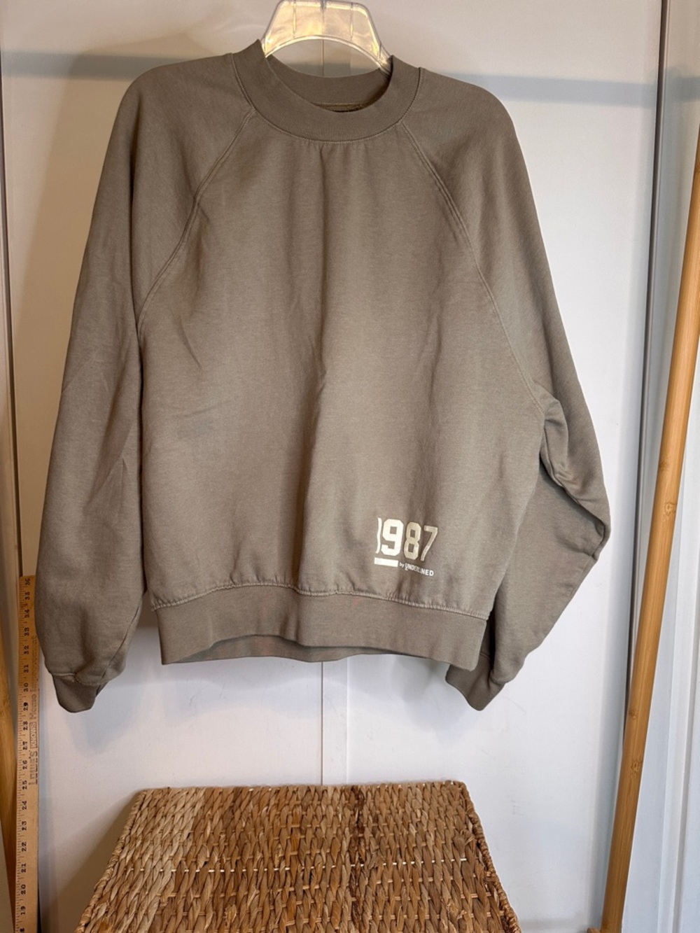 Just attitude‎  Women's Olive Green Crewneck Sweatshirt - 1987 Graphic